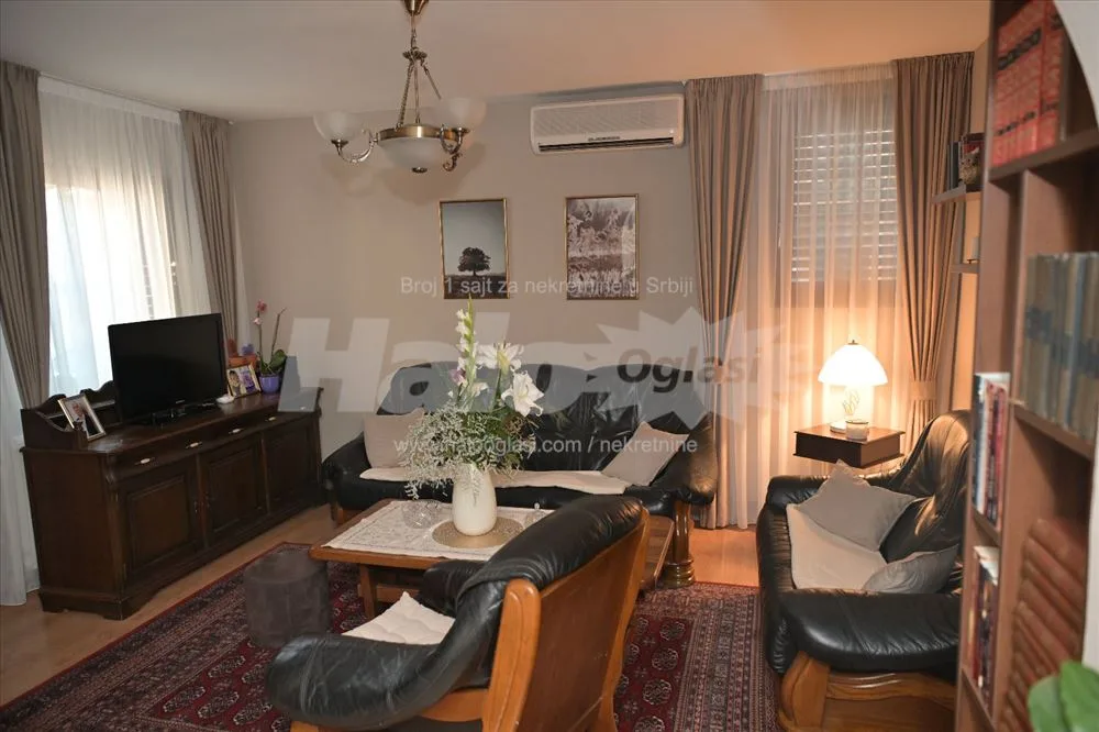 Kuća sa 3 zasebna stana – Centar 6.8km — 4
