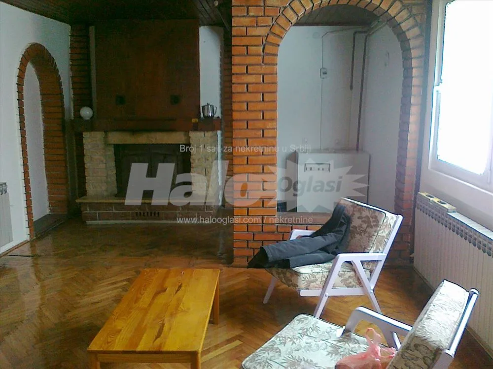 Kuća sa dva stana, Zemun — 13