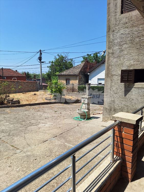 Kuća sa dvorištem, garažom, izdavanje, Višnjica — 6