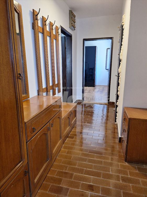Kuća sa dvorištem, garažom, izdavanje, Višnjica — 7