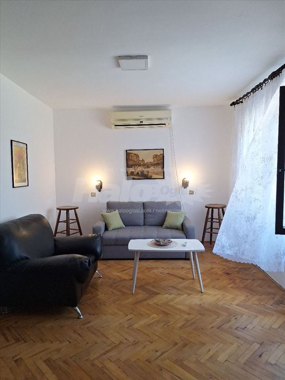 Kuća sa dvorištem, garažom, izdavanje, Višnjica — 12