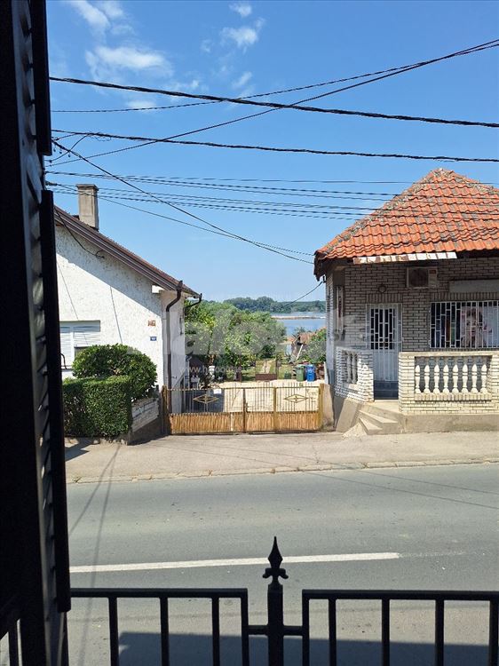 Kuća sa dvorištem, garažom, izdavanje, Višnjica — 13