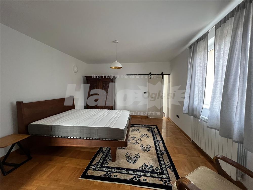 Kuća sa dvorištem — 6