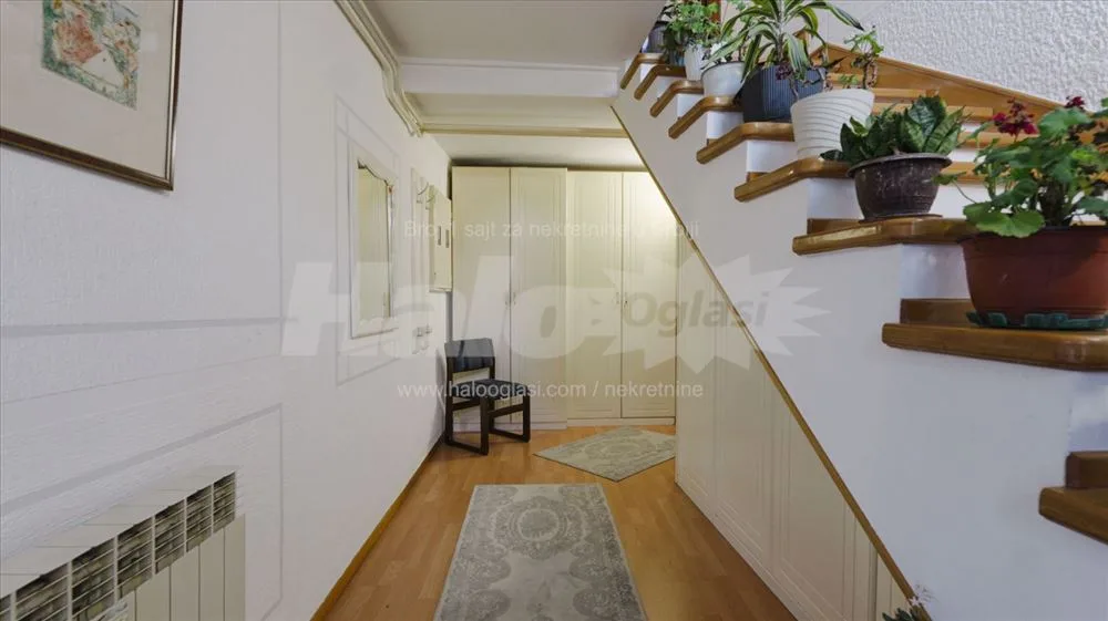 Kuća sa garažom 164m² (video tura u oglasu) — 6