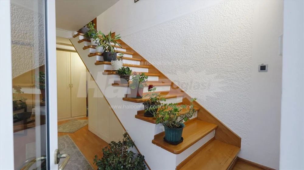Kuća sa garažom 164m² (video tura u oglasu) — 13