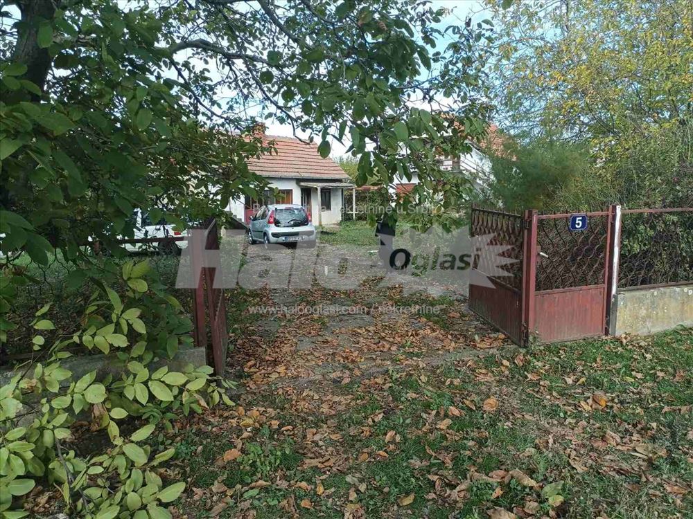 Kuća sa okućnicom na prodaju — 3