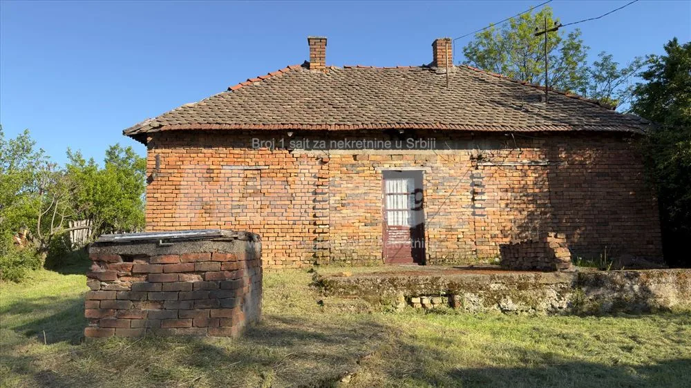 Kuća sa placem 9.5 ari u mirnom deluMlade Bataševo — 2