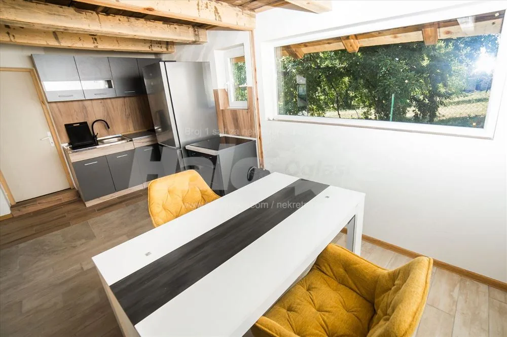 Kuća sa velikim dvorištem, voćkama, lux nameštajem — 6