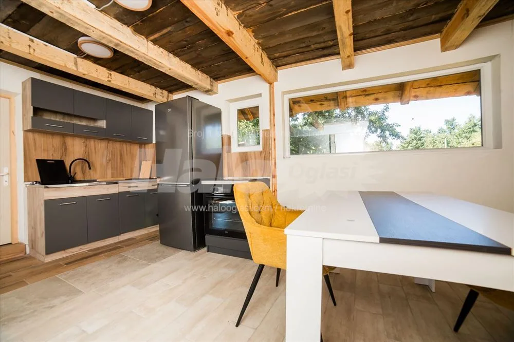 Kuća sa velikim dvorištem, voćkama, lux nameštajem — 7