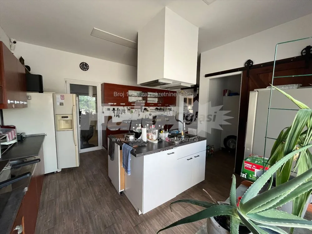 Kuća "The LOFT" 560 m2, na 30 ari placa — 4