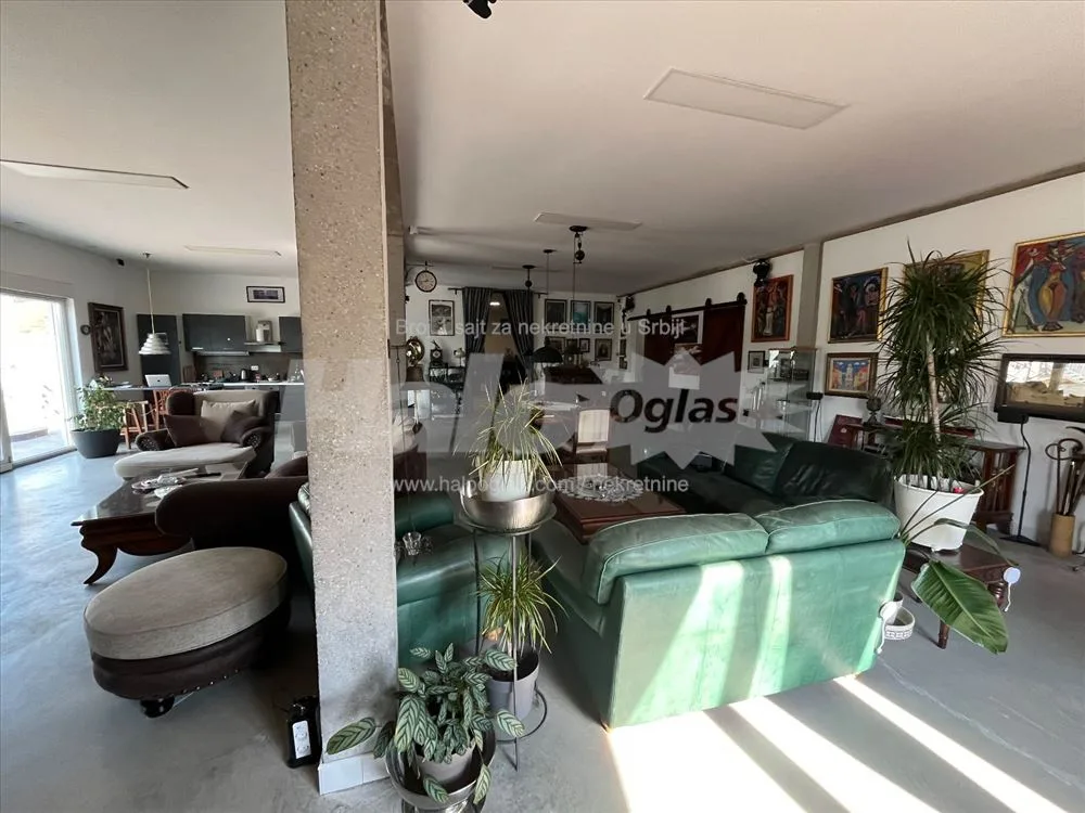 Kuća "The LOFT" 560 m2, na 30 ari placa — 8