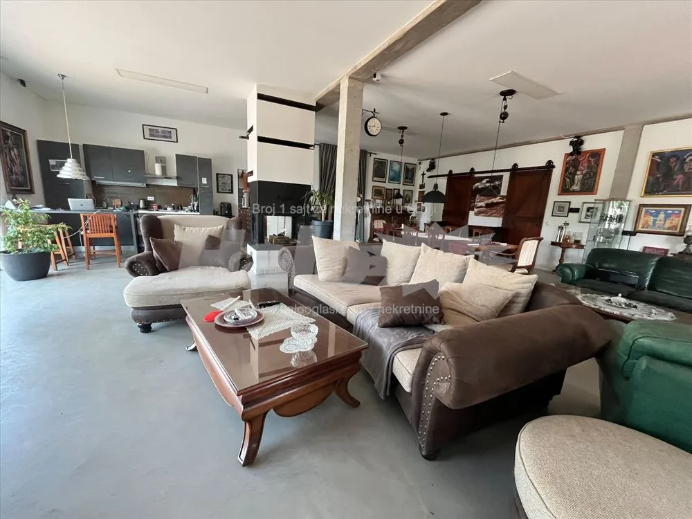 Kuća "The LOFT" 560 m2, na 30 ari placa — 9