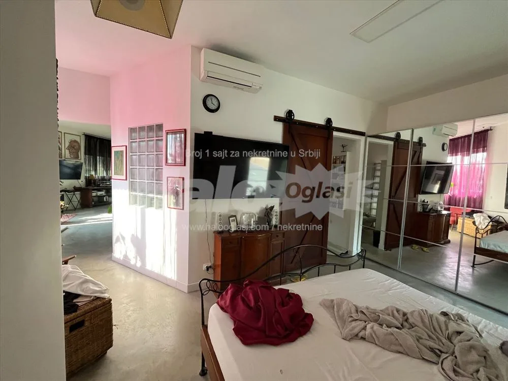 Kuća "The LOFT" 560 m2, na 30 ari placa — 10