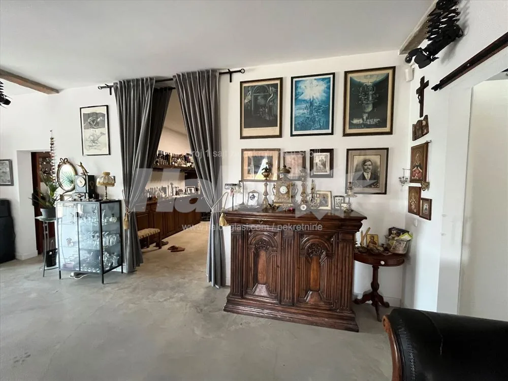 Kuća "The LOFT" 560 m2, na 30 ari placa — 13