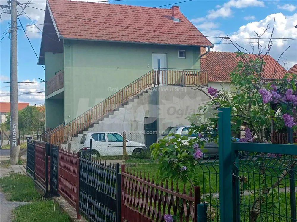 Kuća u Borči, Popova bara, uknjiženo — 3