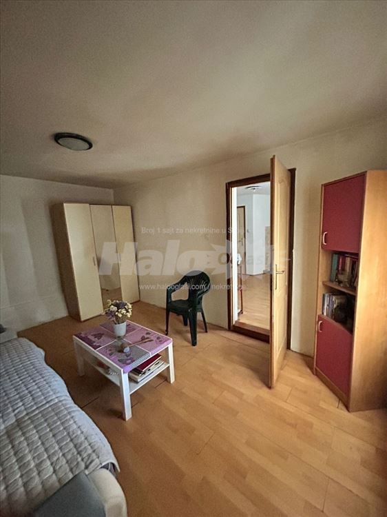 Kuća u centru Slanaca — 8