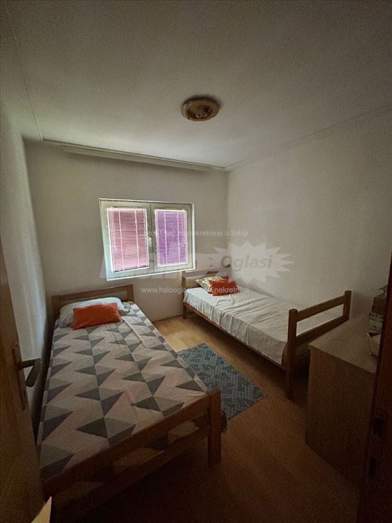 Kuća u centru Slanaca — 9