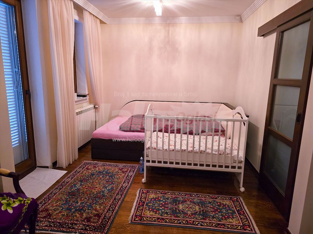 Kuća u nizu na Dedinju u ul Diane Budisavljević — 8