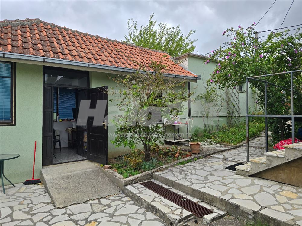 Kuća u zelenilu kod Šuplje stene — 8