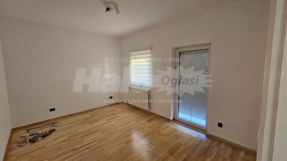 Kuća u Zemunu poslovno - stambeni prostor — 10