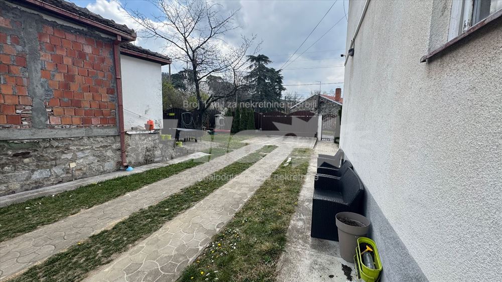 Kuća za 50 radnika Avala 350m2, dvorište 20 ari — 4