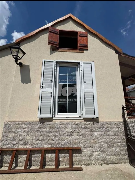 Kuća za izdavanje — 11