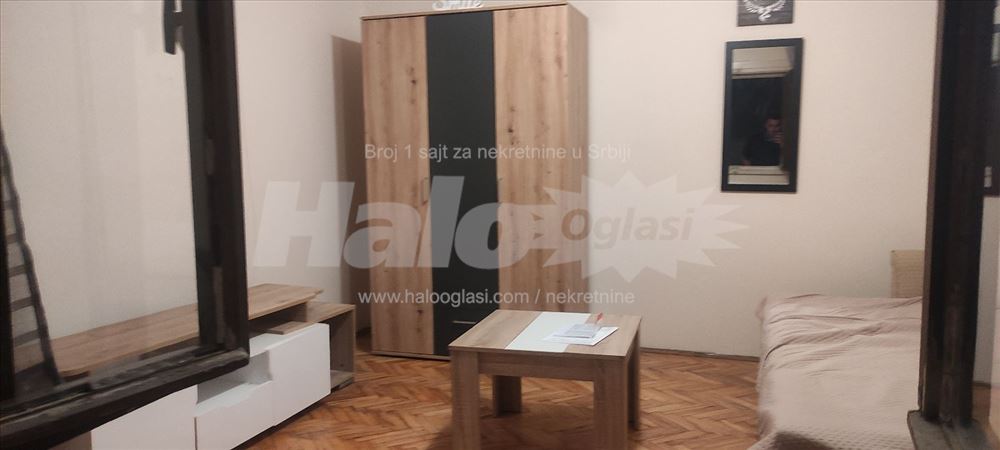 Kuća za izdavanje — 12