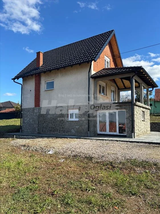 Kuca 160 kvadrata, plac 22,7 ari — 8