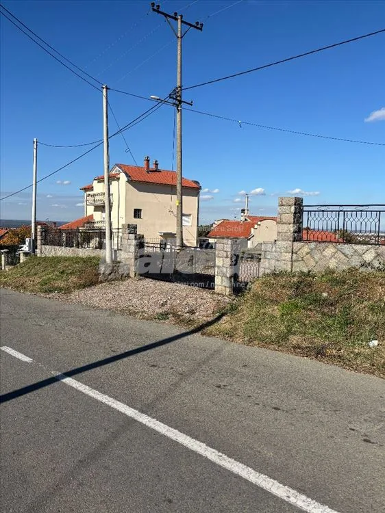 Kuca 160 kvadrata, plac 22,7 ari — 14