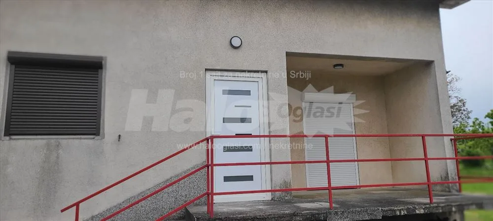 Kuca i plac 10 ari u Kamendolu - Grocka — 2