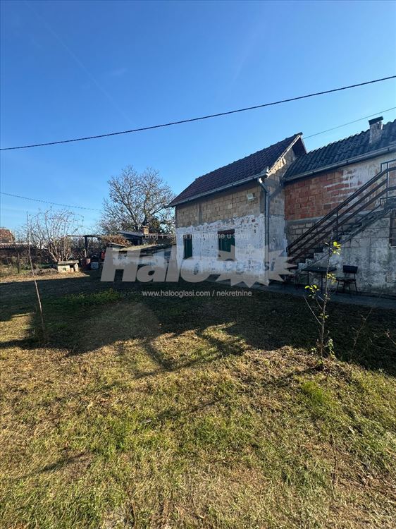 Kuca i plac - Mali Raj - struja, voda, vlasnik — 5