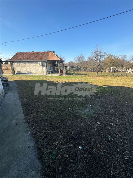 Kuca i plac - Mali Raj - struja, voda, vlasnik — 9