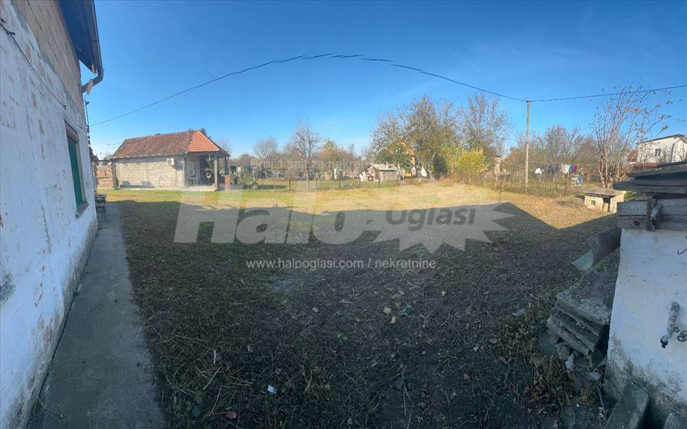 Kuca i plac - Mali Raj - struja, voda, vlasnik — 10