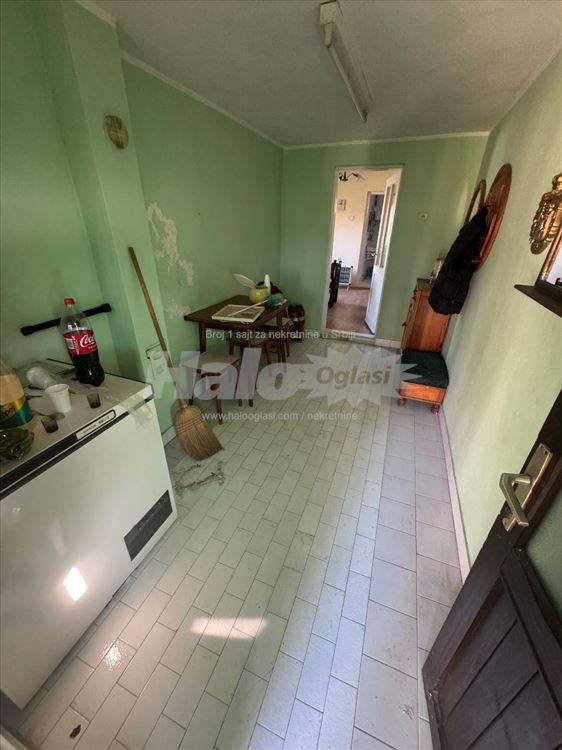 Kuca i plac - Mali Raj - struja, voda, vlasnik — 13