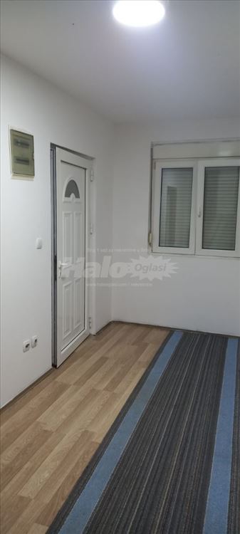 Kuca pogodna za stanovanje i kao poslovni prostor — 4