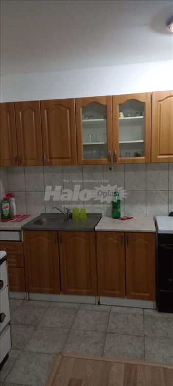 Kuca pogodna za stanovanje i kao poslovni prostor — 5