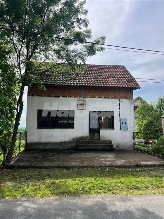 Kuca sa poslovnim prostorom na glavnom putu — 9