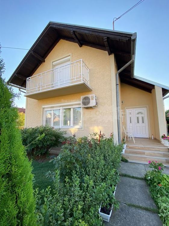 Kuca u najmirnijem delu Batajnice — 2