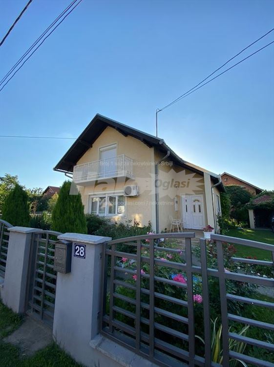 Kuca u najmirnijem delu Batajnice — 7