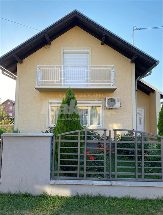 Kuca u najmirnijem delu Batajnice — 8