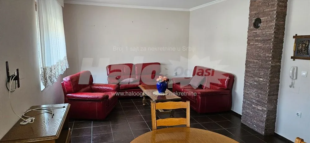 Kuca u Surcinu za smestaj radnika ili poslovni pr. — 2
