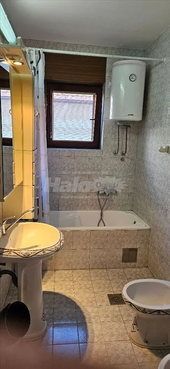 Kuca u Surcinu za smestaj radnika ili poslovni pr. — 5