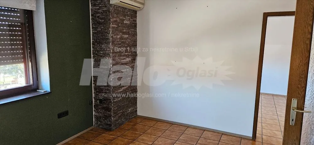Kuca u Surcinu za smestaj radnika ili poslovni pr. — 7