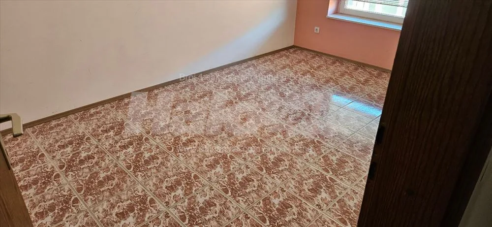 Kuca u Surcinu za smestaj radnika ili poslovni pr. — 9