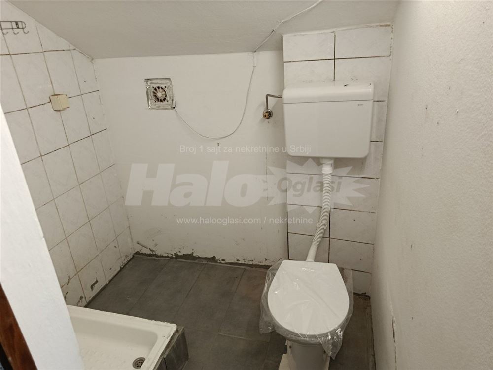 KUCA U Zemunu Dobanovacka — 6