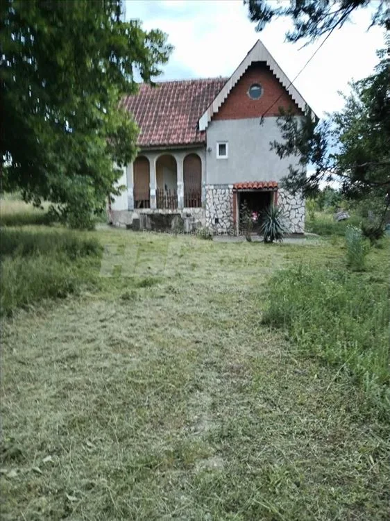 Kuca vikendica na prodaju — 2