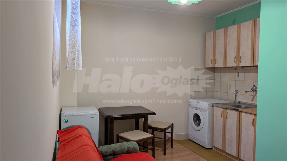 Kuca, Zemun, Cara Dusana — 4