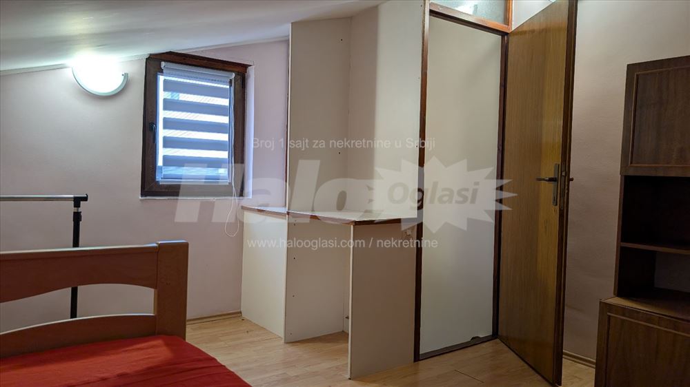 Kuca, Zemun, Cara Dusana — 12