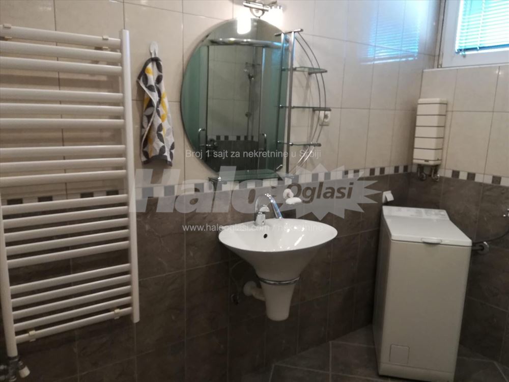 Kuca/kancelarijski, poslovni prostor za izdavanje, — 9