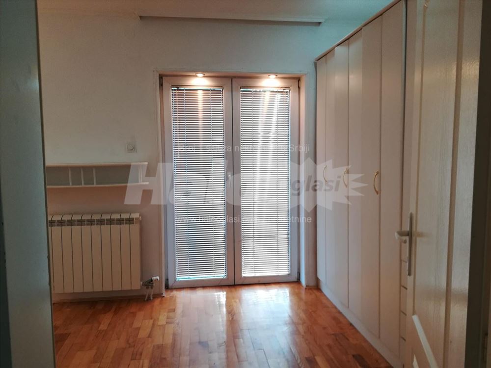 Kuca/kancelarijski, poslovni prostor za izdavanje, — 10